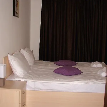 Апартамент Two-bedroom Donika